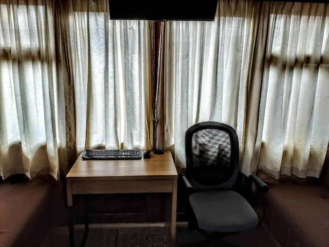 Two Rooms Rustic House - Self Check-In Bucharest Romania
